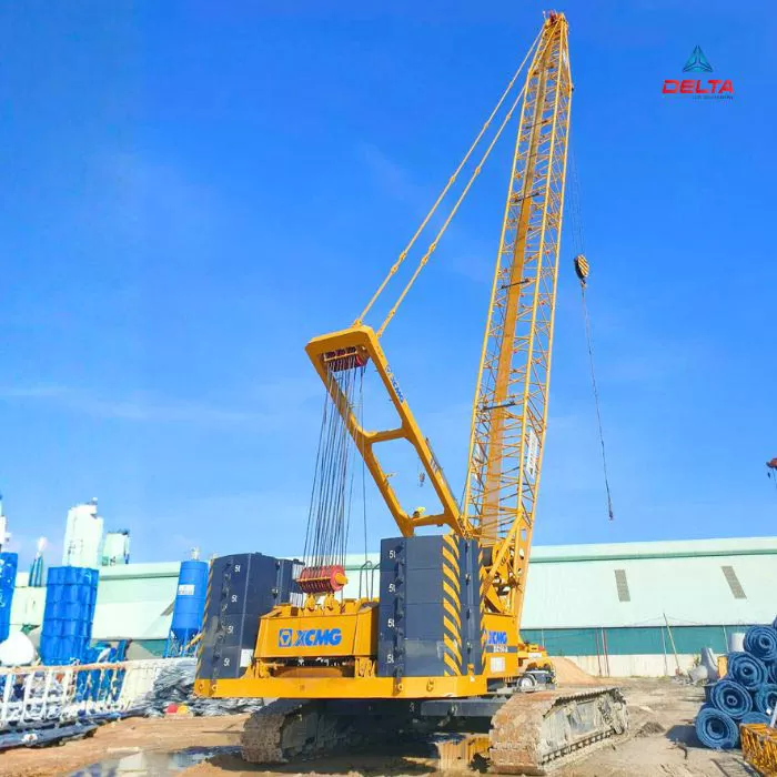 Cần cẩu bánh xích XCMG XLC150