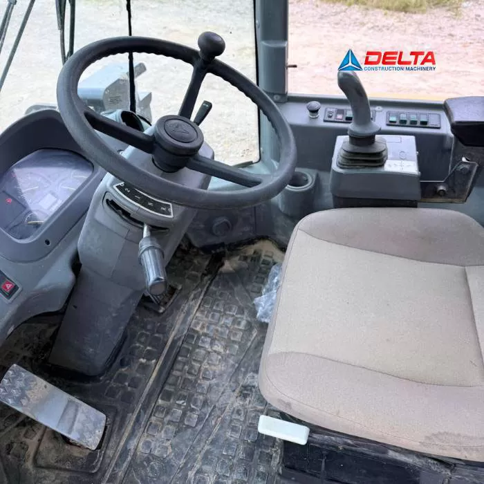 Máy xúc lật bánh lốp SDLG L956F cũ