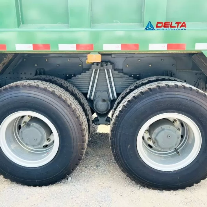 Xe ben HOWO V7G 6x4 thùng vuông