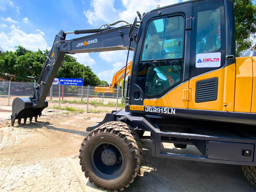 Xúc đào lốp JGM915LN