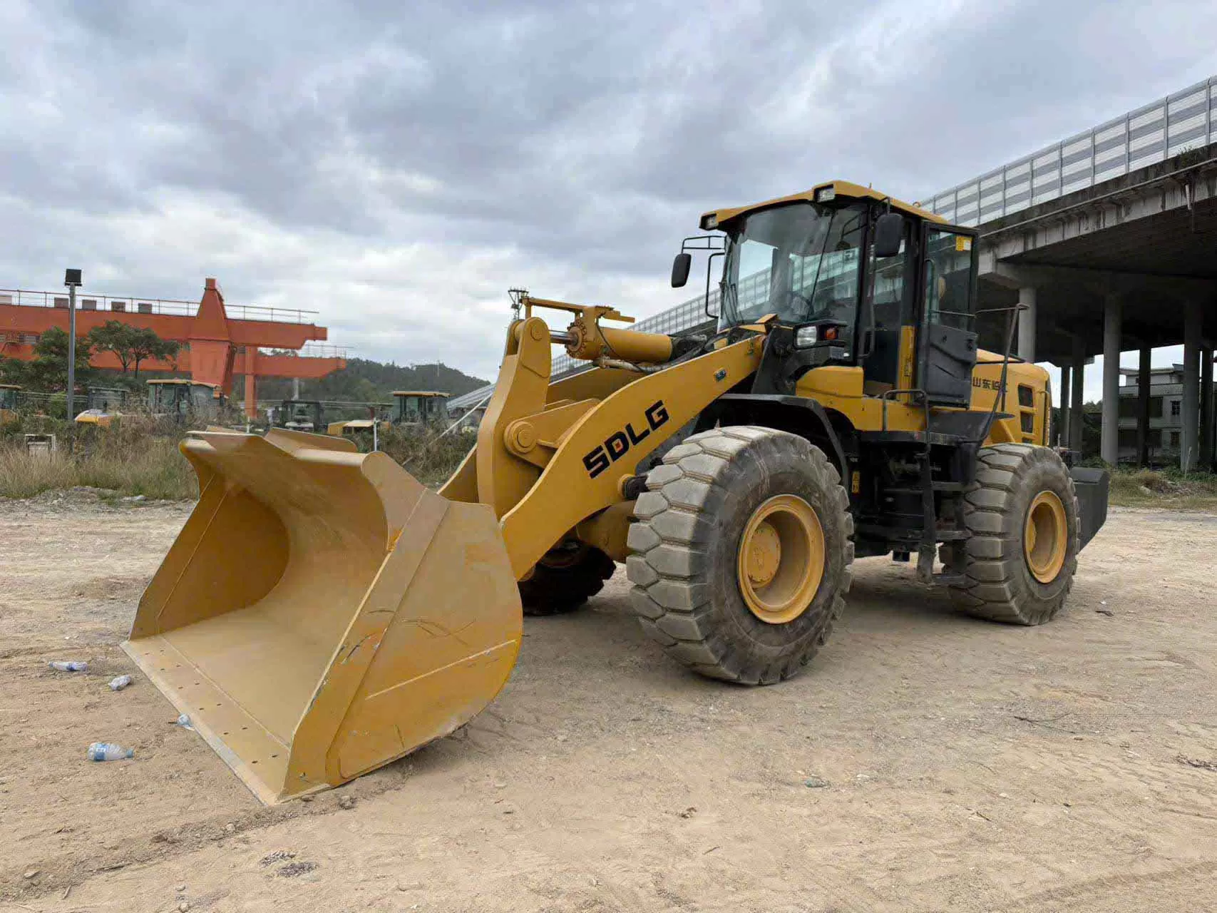 Chứng Chỉ Lái Máy Xúc Lật - Điều Kiện, Học Phí & Lộ Trình Học Chuẩn 2026