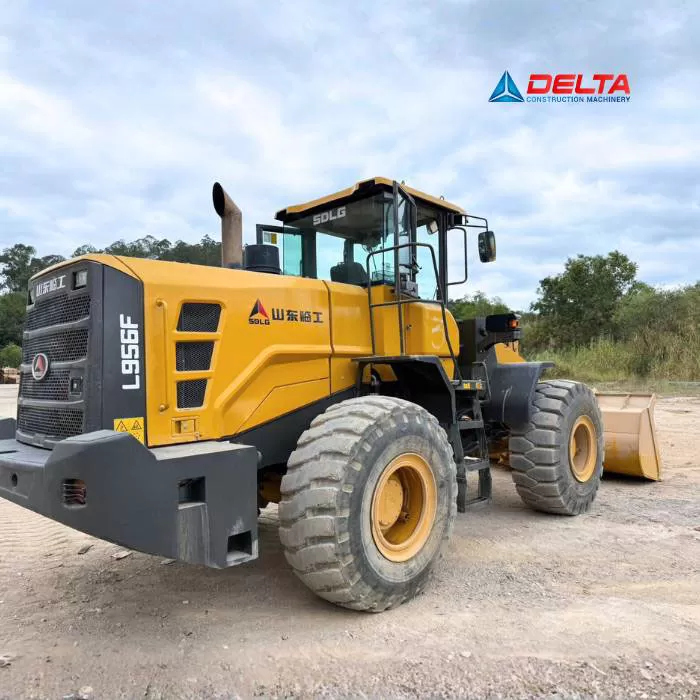 Máy xúc lật bánh lốp SDLG L956F cũ