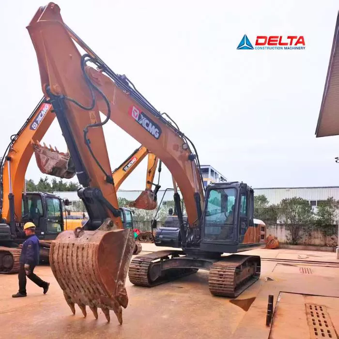 Máy xúc đào bánh xích XCMG XE200DA