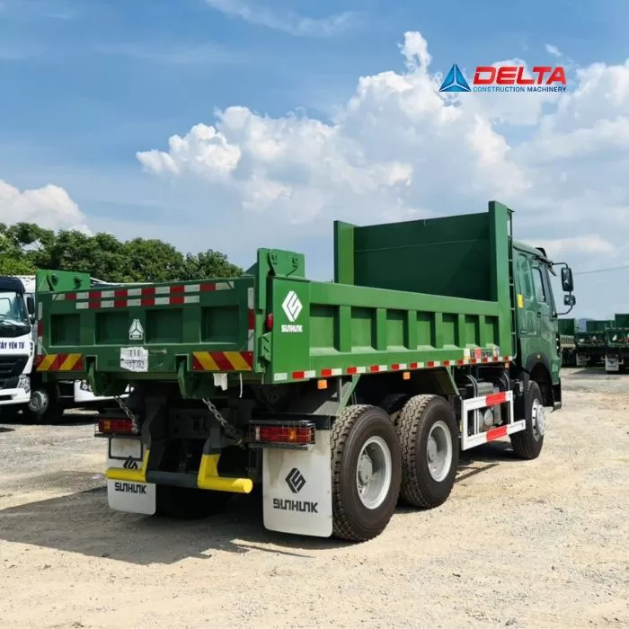 Xe ben HOWO V7G 6x4 thùng vuông